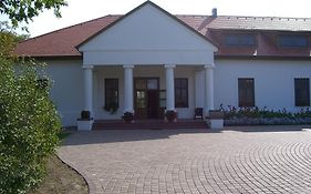 Sarlospuszta Club Hotel